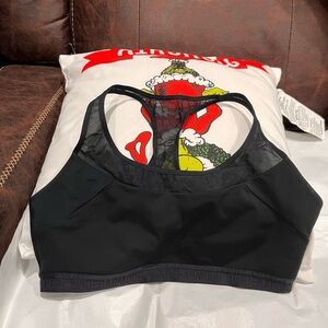 🧰Under Armour Black Mesh Sports Bra